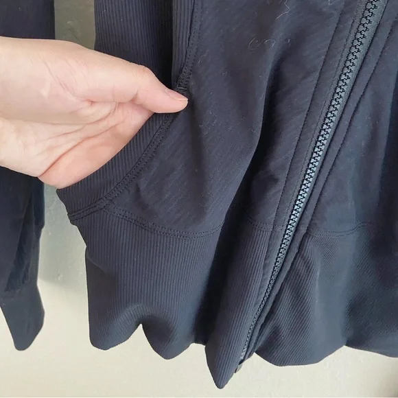 Lululemon In Flux Jacket - Picture 4 of 9